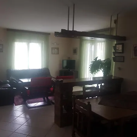 Plavi Krov بيت خشبي
