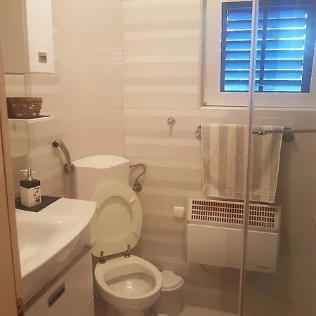 بيت خشبي Plavi Krov